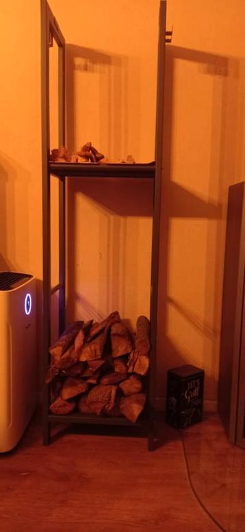 Robuust rek voor haardhout te koop! beschikbaar voor biedingen