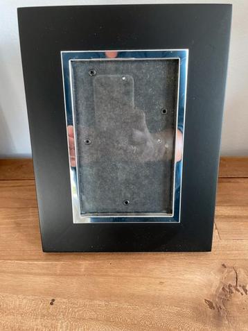 Lijst zwart/zilver beschikbaar voor biedingen