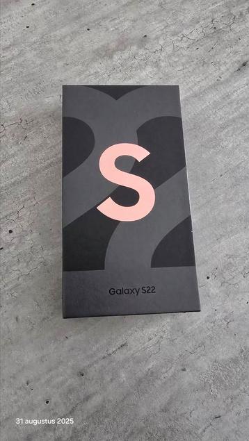 Samsung Galaxy S22 128 GB in Originele doos  beschikbaar voor biedingen