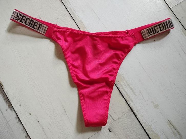 string thong VS Victoria´s Secret S/M 36/38 rood en magenta, Kleding | Dames, Ondergoed en Lingerie, String, Rood, Ophalen of Verzenden