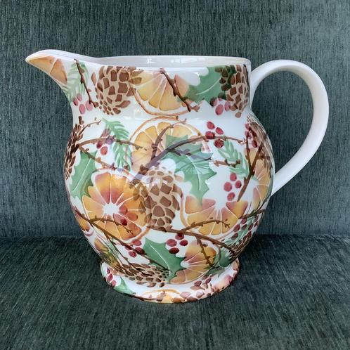 Emma Bridgewater- servies- HOLLY WREATH- 6 pint Jug- Nieuw!, Huis en Inrichting, Keuken | Servies, Nieuw, Overige typen, Overige stijlen
