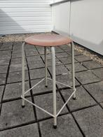 Vintage Houten Kruk met Metalen Poten, Ophalen of Verzenden, Gebruikt, Hout