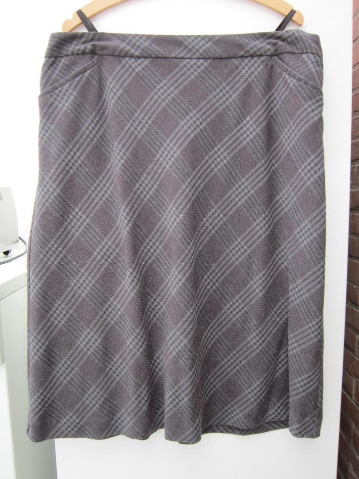 Rok. Grijze gerende ruitrok, gevoerd, maat 46 merk Kingfield, Kleding | Dames, Rokken, Zo goed als nieuw, Maat 46/48 (XL) of groter