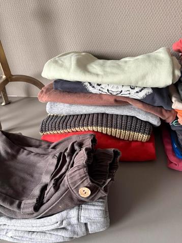 Jongenskleding pakket maat 98-104 beschikbaar voor biedingen