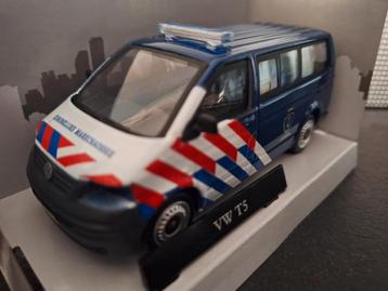 Volkswagen T5 Multi Marechaussee NL 
Schaal 1:43  beschikbaar voor biedingen