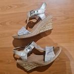 Gabor sandaaltjes maat 4 (37) zilver sleehak, Kleding | Dames, Schoenen, Gabor, Zo goed als nieuw, Grijs, Sandalen of Muiltjes