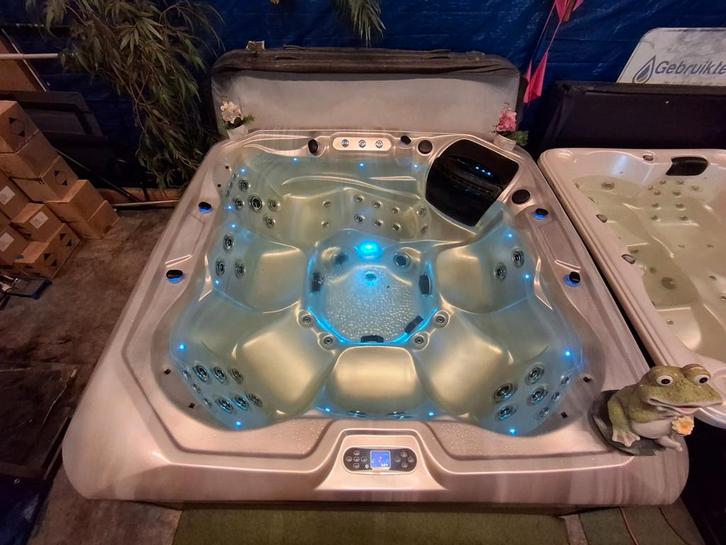‼️ 6 persoons balboa spa ‼️ NIEUWSTE MODEL‼️, Tuin en Terras, Bubbelbaden en Hottubs, Zo goed als nieuw, Ophalen of Verzenden