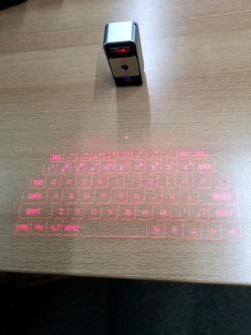Projectie keyboard bluetooth/bedraad voor aan PC of Mobiel beschikbaar voor biedingen