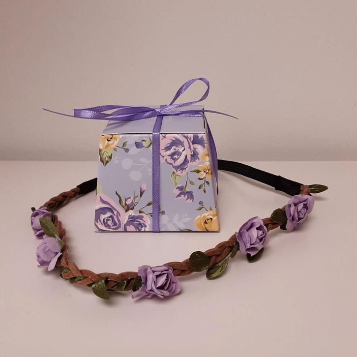 Nieuwe bloemetjes haarband met een cadeaudoosje, Kinderen en Baby's, Kindermode-accessoires, Nieuw, Ophalen of Verzenden