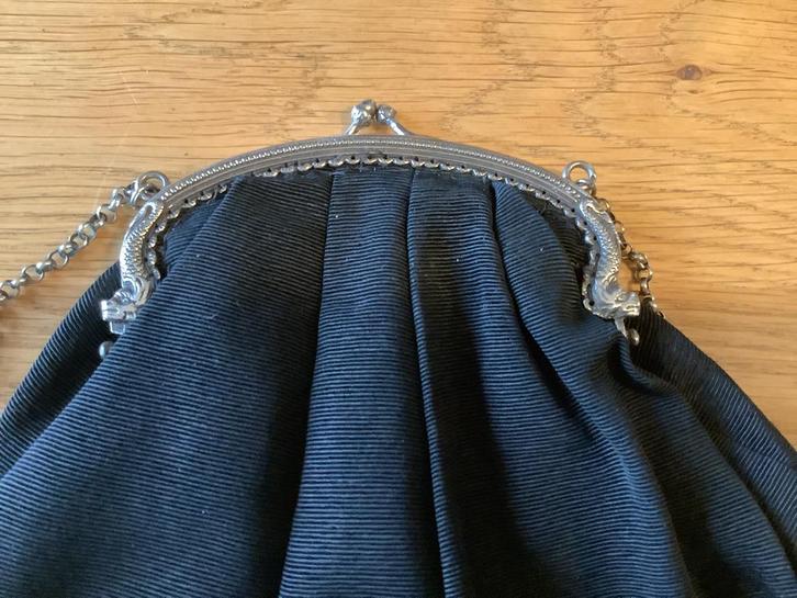 Leuk antiek tasje met echt zilveren beugel, Antiek en Kunst, Antiek | Goud en Zilver, Ophalen of Verzenden