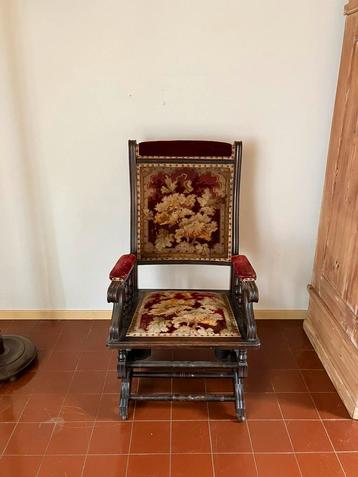 Antieke schommelstoel