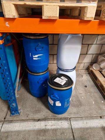 60 liter voertonnen met knelsluiting. Ideaal voor op stal beschikbaar voor biedingen