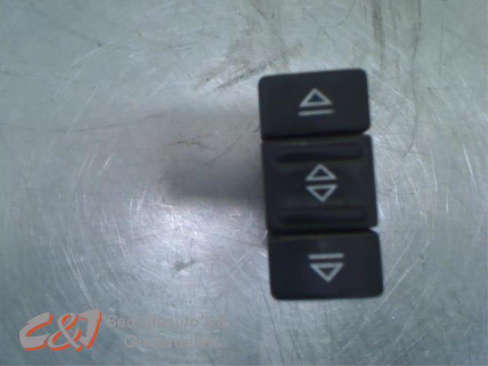 Elektrisch Raam Schakelaar van een Renault Master, Auto-onderdelen, Dashboard en Schakelaars, Renault, Gebruikt, 3 maanden garantie