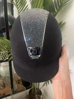 blauwe samsfield cap met swarovski stenen 56, Dieren en Toebehoren, Paardrijkleding, Ophalen of Verzenden, Nieuw, Dressuur, Cap