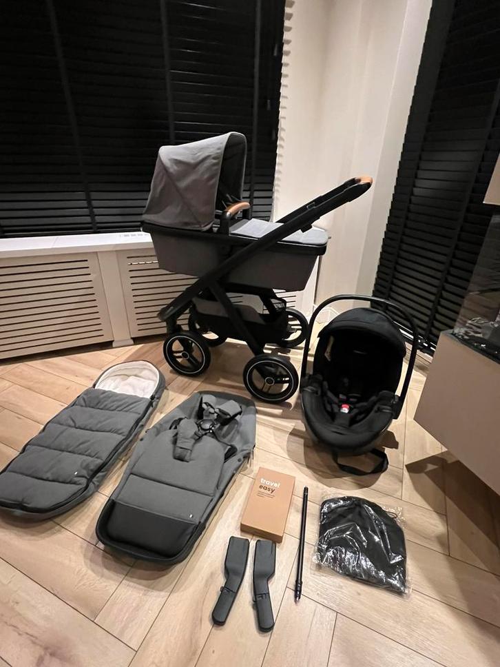 Dubatti two kinderwagen met autostoel Dubatti, Kinderen en Baby's, Kinderwagens en Combinaties, Zo goed als nieuw, Kinderwagen