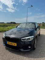 BMW 1-Serie 118i 136pk Aut 2019 Zwart, Auto's, 65 €/maand, Zwart, 650 kg, Particulier