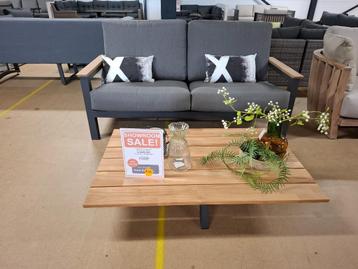 Capitol lounge bank + teak tafel beschikbaar voor biedingen