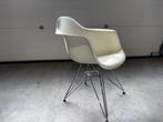 Set van 6 Vitra Eames DSR stoelen met witte schelpen, Ophalen, Gebruikt, Wit, Retro, Design, Tijdloos, Vitra