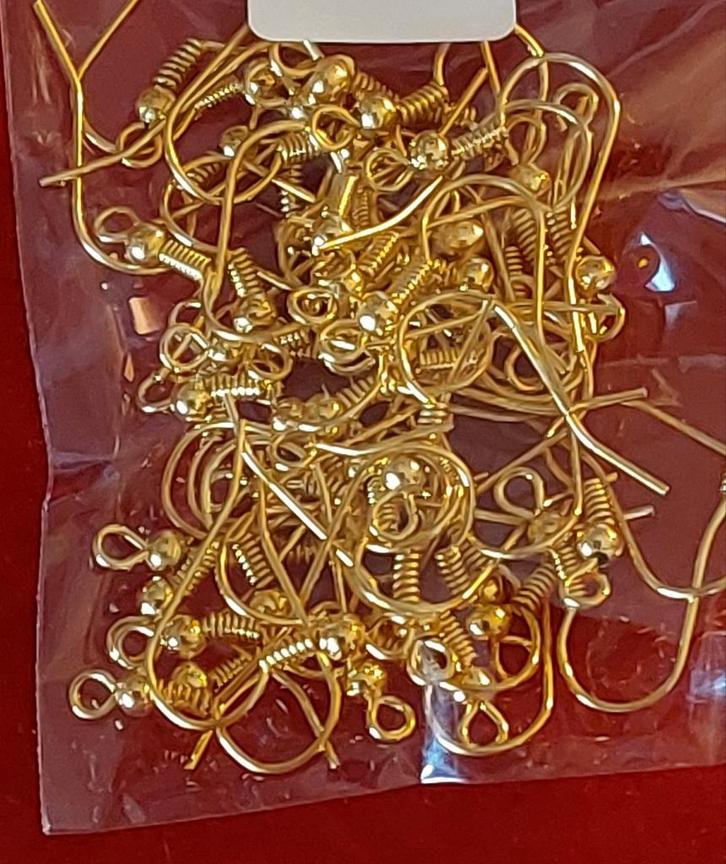 100 Gouden Oorbel Haakjes met Bolletje, Hobby en Vrije tijd, Kralen en Sieraden maken, Ophalen of Verzenden