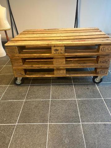 Stoere pallet tafel van europallets beschikbaar voor biedingen
