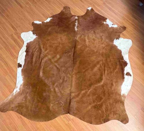 Koeienhuid vloerkleed 200/180, Huis en Inrichting, Stoffering | Tapijten en Kleden, Gebruikt, 150 tot 200 cm, 200 cm of meer, Beige