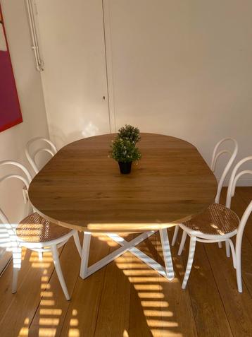 Ronde tafel met uitschuifbaar blad / extendable round table beschikbaar voor biedingen