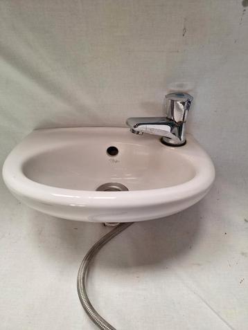 Plieger fontein set wastafel keramiek toilet  beschikbaar voor biedingen