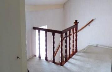 Houten balustrade   traphek beschikbaar voor biedingen