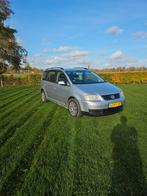 Volkswagen Touran 1.6 85KW 2004 7 persoons, Auto's, Volkswagen, Stof, 74 €/maand, 4 cilinders, 7 stoelen