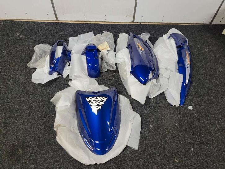 Hyosung Rush Challenger Kapset Nieuw, Fietsen en Brommers, Brommeronderdelen | Scooters, Nieuw, Ophalen of Verzenden