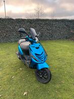 Piaggio zip brom 2017 ice candy blue, Fietsen en Brommers, Scooters | Piaggio, Ophalen, Zip, Zo goed als nieuw, Benzine