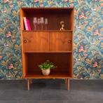 Vintage Deense boekenkast met schuifdeuren, Huis en Inrichting, Kasten | Boekenkasten, 50 tot 100 cm, Met deur(en), 25 tot 50 cm