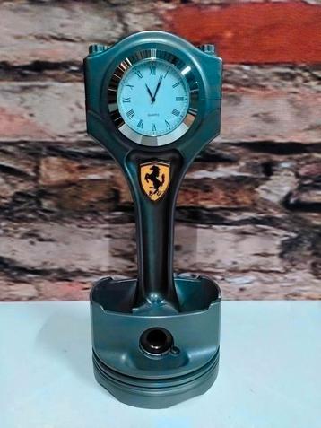 Piston clock Zuiger klok V8 V12 motorblok mancave F1 Ferrari beschikbaar voor biedingen