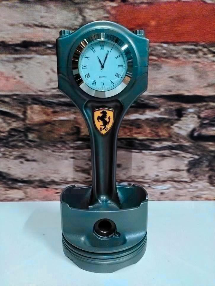 Piston clock Zuiger klok V8 V12 motorblok mancave F1 Ferrari, Huis en Inrichting, Woonaccessoires | Klokken, Ophalen of Verzenden