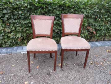 2 oude nette stoelen hout met stof - houtsnijwerk - beschikbaar voor biedingen