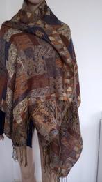 stola nieuwstaat met gouddraadje, Kleding | Dames, Ophalen of Verzenden, Zo goed als nieuw, Maat 46/48 (XL) of groter, Sjaal