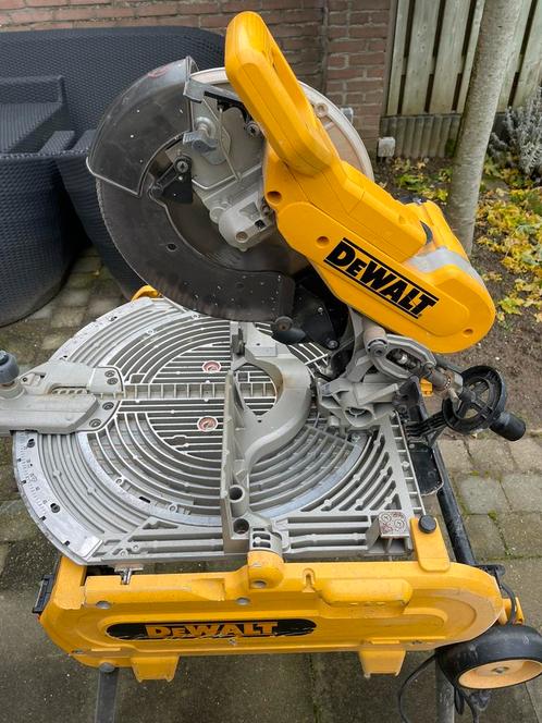 Dewalt D27105-QS combinatiezaag (flipover), Doe-het-zelf en Verbouw, Gereedschap | Zaagmachines, Gebruikt, Afkortzaag, 1200 watt of meer