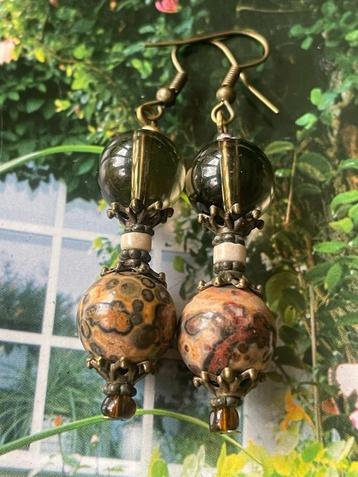 Herfst hangers met leopard jaspis beschikbaar voor biedingen