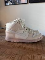 Nike dunk high, Kleding | Dames, Schoenen, Ophalen of Verzenden, Zo goed als nieuw, Sneakers of Gympen