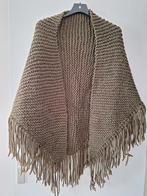 Leger groene poncho,/ omslag sjaal, Ophalen of Verzenden, Zo goed als nieuw, Sjaal