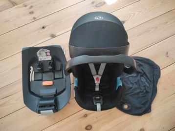 Cybex autostoeltje met isofix base en hoes goede staat beschikbaar voor biedingen