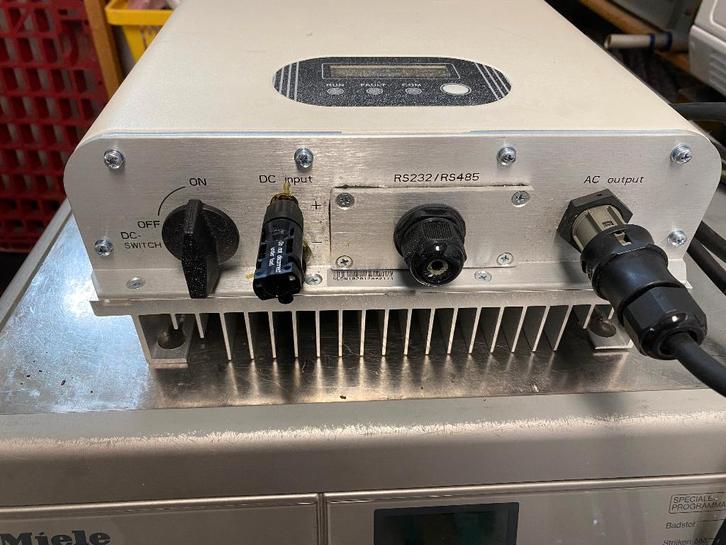 omnik solar omvormer omniksol 1300 watt 1 fase goed werkend, Hobby en Vrije tijd, Elektronica-componenten, Gebruikt, Ophalen of Verzenden