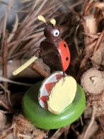 ERTSGEBERGTE LIEVEHEERSBEESTJE MET TROMMEL, Antiek en Kunst, Ophalen of Verzenden