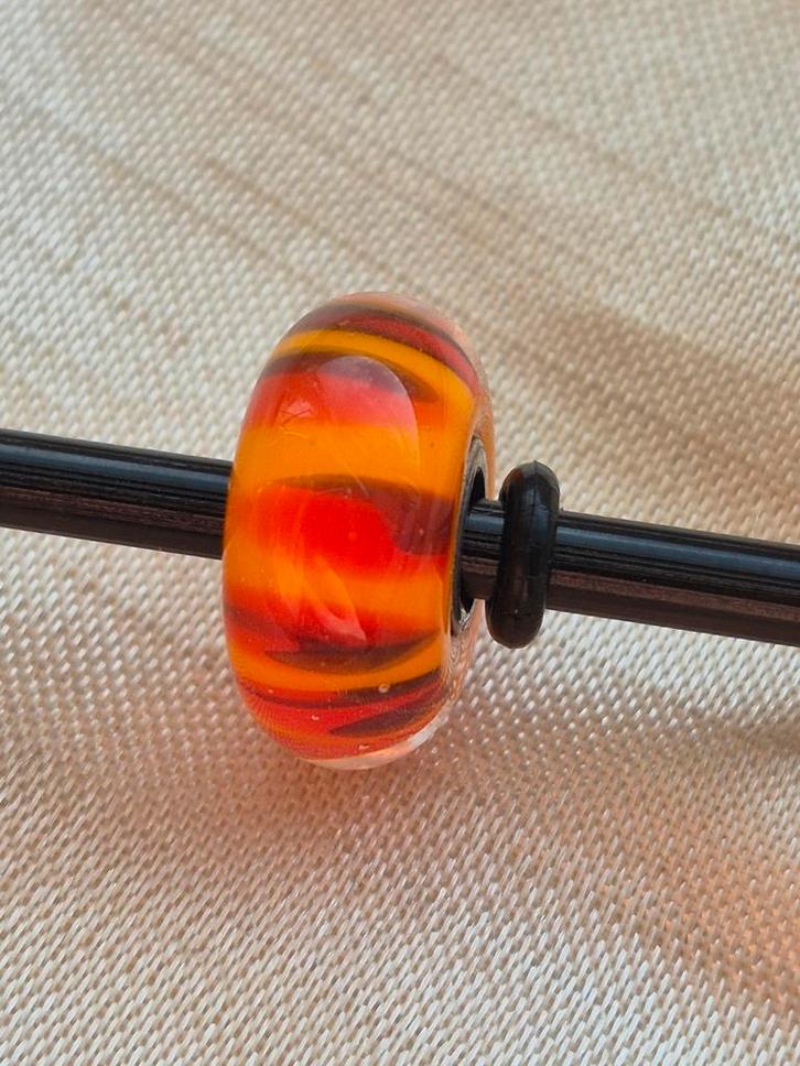 Trollbeads Rode Schaduw - Goede Staat, Sieraden, Tassen en Uiterlijk, Bedels, Zo goed als nieuw, Trollbeads, Glas of Kristal, 1 bedel
