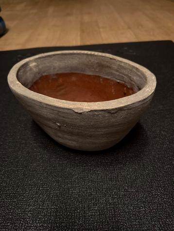 Grijze Bloempot - Aardewerk beschikbaar voor biedingen