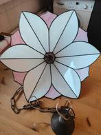 Vintage Tiffany lamp bloemvorm - gerepareerd, Huis en Inrichting, Lampen | Plafondlampen, Ophalen of Verzenden, Gebruikt, Glas