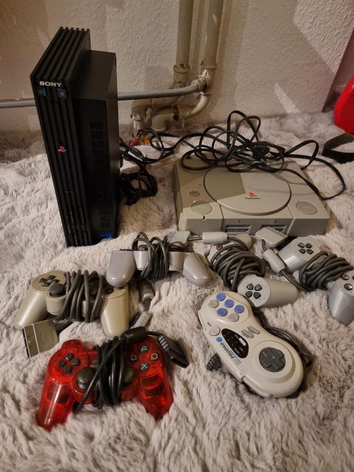 Playstation 1 & 2 met 6 controllers optioneel pistool, Spelcomputers en Games, Spelcomputers | Sony PlayStation 1, Gebruikt, Met 3 controllers of meer