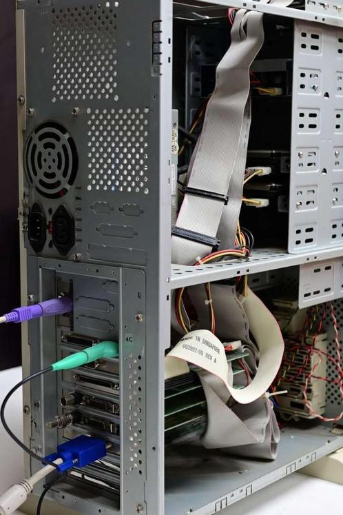 retro of vintage PC in towerkast incl. Adaptec SCSI adapter, Computers en Software, Vintage Computers, Ophalen