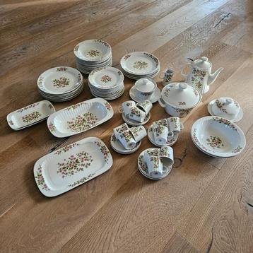 Vintage Epiag Tsjechoslowakije porcelein servies (1932) beschikbaar voor biedingen