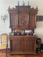 Prachtig massief houten kast met houtsnijwerk, Antiek en Kunst, Ophalen